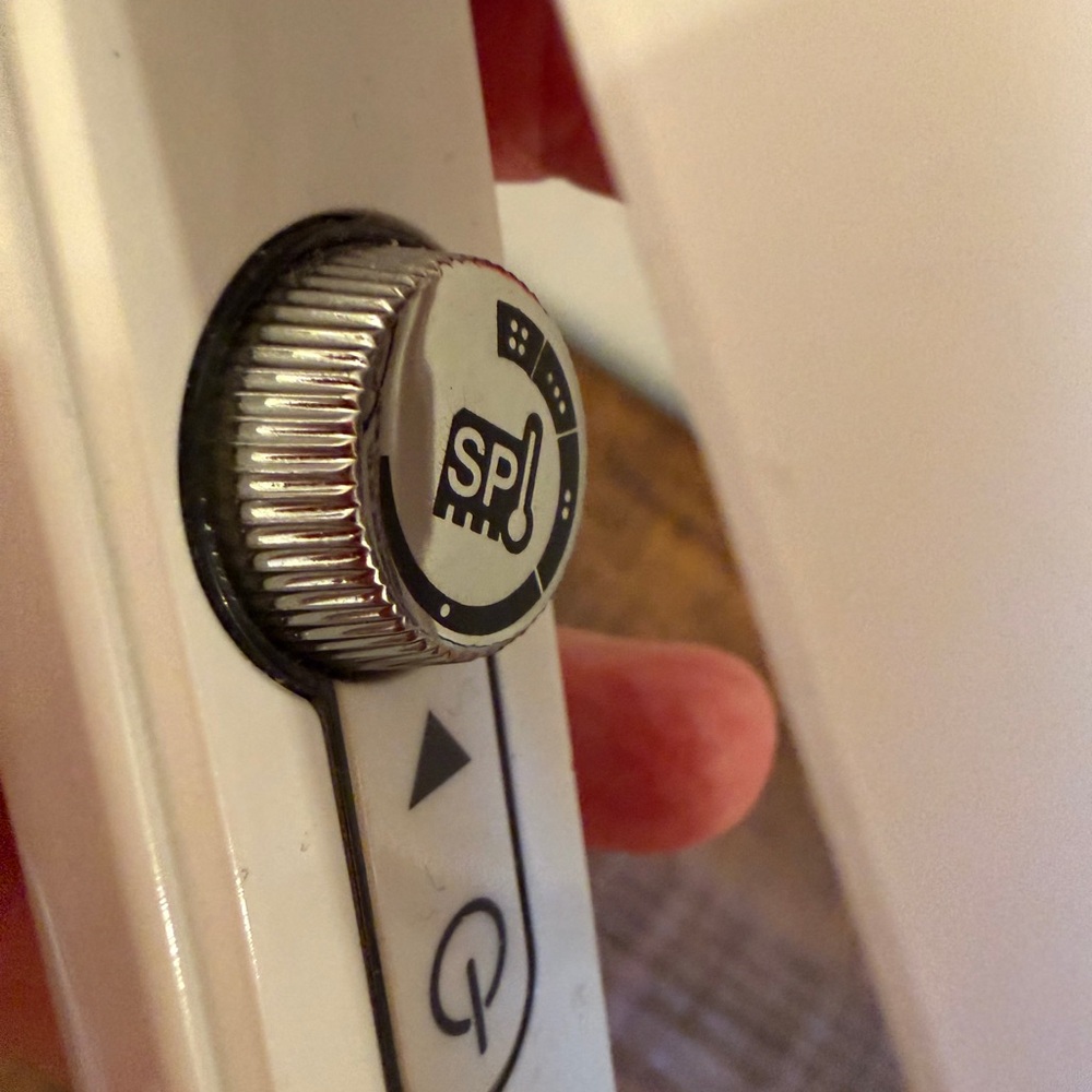 T3 White Flat Iron - Picture 4 of 5